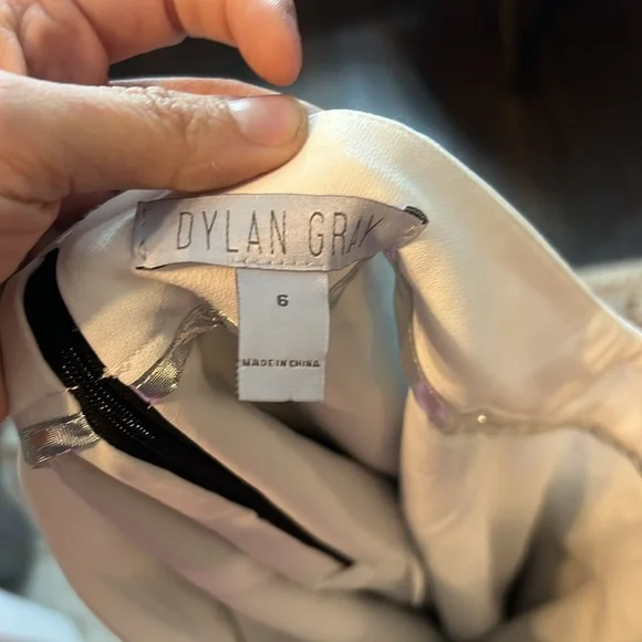 DYLAN GRAY PENCIL SKIRT SIZE 6 TRIED ON NEVER WORE - Picture 4 of 4